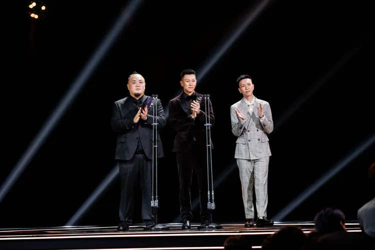 頑童MJ116難得全員換上正裝禮服造型。品牌提供