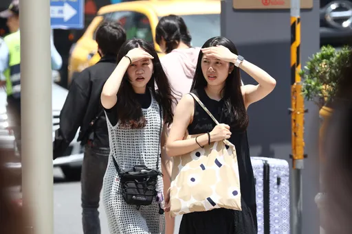 週末「極端高溫」恐飆36度以上！明起全台降雨和緩　