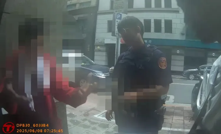 警方於萬華逮人。警方提供