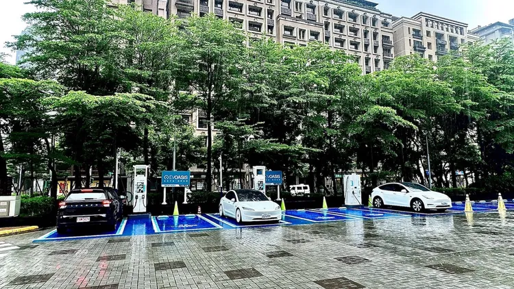 南港軟體園區南北雙站上線，360kW超高速快充、24小時開放、免停車費，緊鄰國道交流道，商務車主與南港在地最強補電新選擇。業者提供