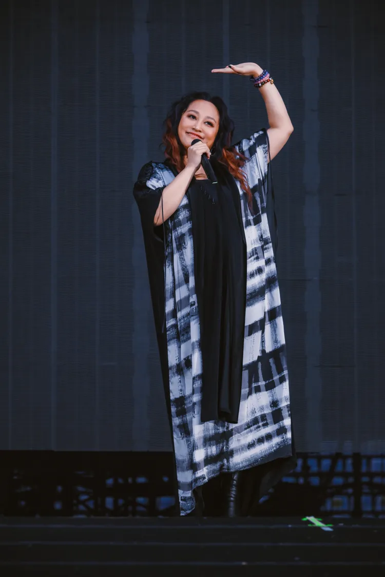 家家擔任五月天開場嘉賓。相信音樂提供