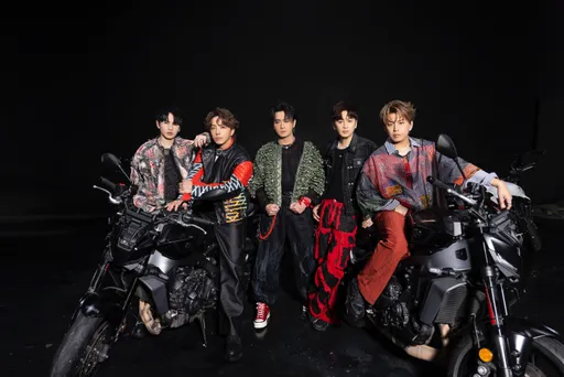 Energy贵气逼人!千片金箔打造新歌MV 28种走位超越「16蹲」
