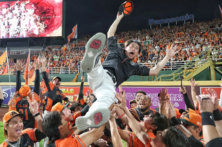 林岳平率統一奪冠。  統一獅提供