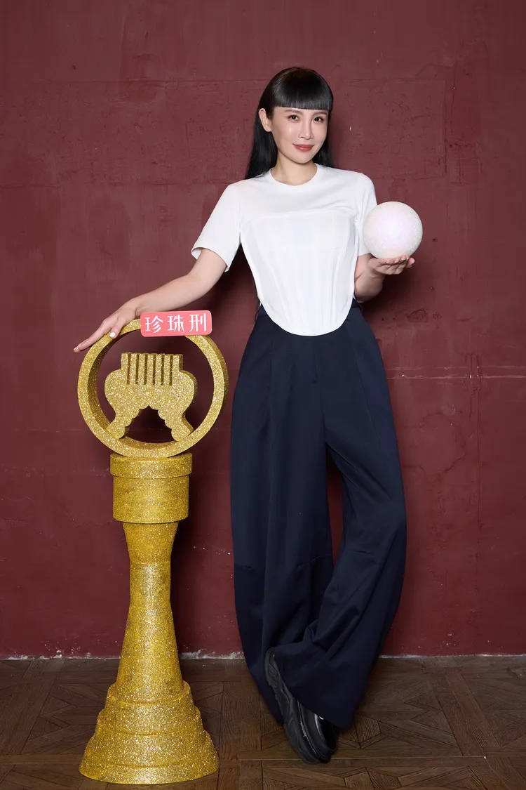 魏如萱出門前兒子對她說會得獎，果真得獎。何樂音樂提供