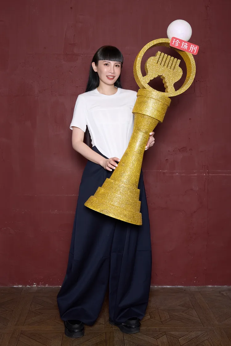 魏如萱擊敗勁敵蔡健雅封后。何樂音樂提供