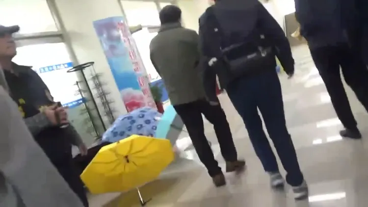 檢警調搜索新竹縣政府。翻攝畫面