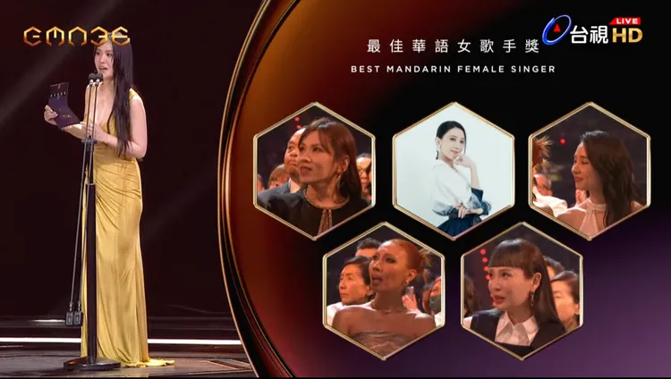 魏如萱開心奪下金曲歌后。翻攝台視YT
