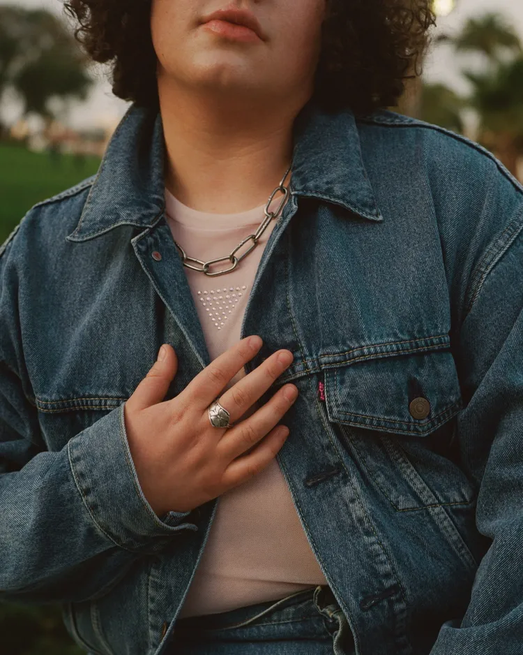 Levi’s每年都會推出Pride平權系列為酷兒們發聲。品牌提供