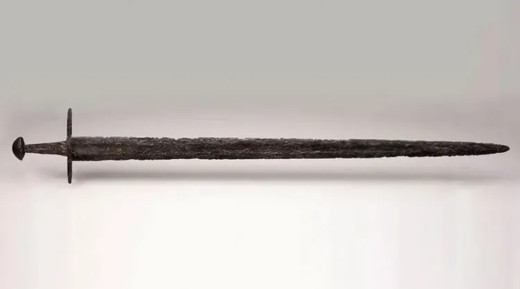 寶劍推測鑄造於西元1050年至1150年間。翻攝自Rijksmuseum van Oudheden官網