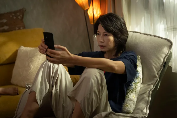 丁寧飾演個性大剌剌的水電工女兒。公視台語台、華視提供