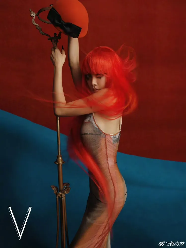 蔡依林替雜誌《V China》拍攝時尚大片。翻攝蔡依林微博