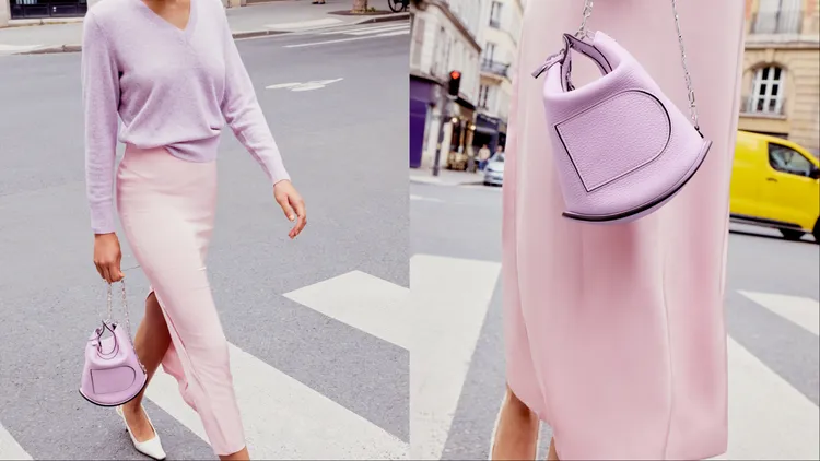 Delvaux Pin Twist配有可調節皮革肩帶與可拆卸「D」形珠寶鍊帶。品牌提供