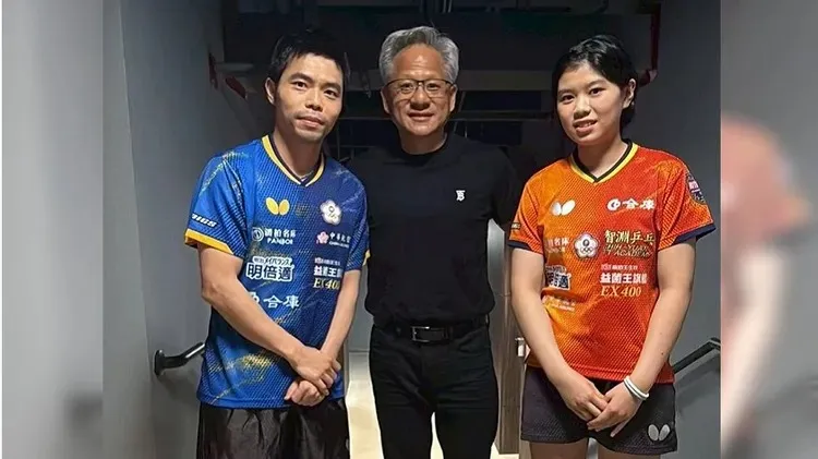 莊智淵（左）學生葉伊恬（右）選手被桌協取消報名大滿貫資格，如今體育署出面要暫停桌協所有補助，桌協也在2日下午發聲。翻攝自葉伊恬臉書