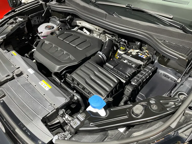 280 eTSI車型搭載1.5L四缸eTSI渦輪增壓引擎，具備48V輕油電系統與ACT主動汽缸休止功能。林浩昇攝