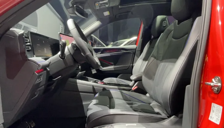 全車系前座皆採用ergoActive電動調整座椅。林浩昇攝