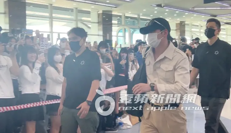 池昌旭擔任KT POP拼盤演唱會主持人，30日下午抵達小港機場。陳薇安攝