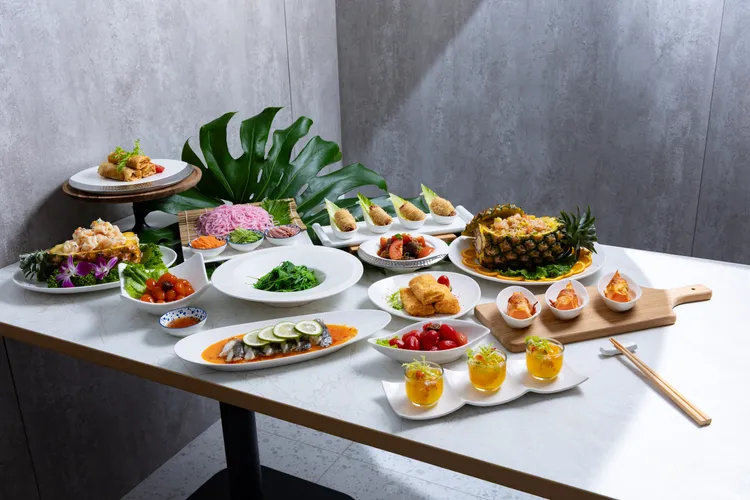 「果然夏天」主題早午餐，特別將水果入菜。冠翔泉旅提供