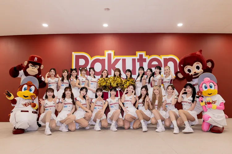 樂天女孩全體合影。樂天桃猿提供提供