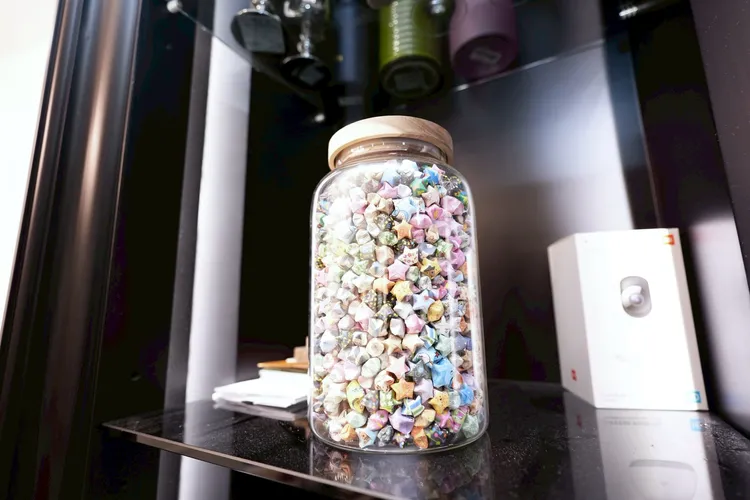 紙摺星星罐。彭欣偉攝