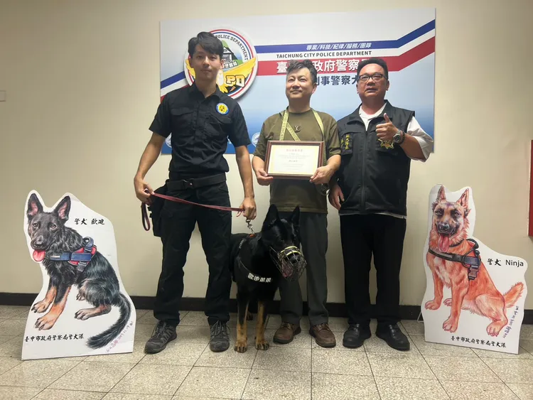 Audi的認養人是宜蘭縣壯圍鄉知名獸醫院的張姓院長。市警局提供