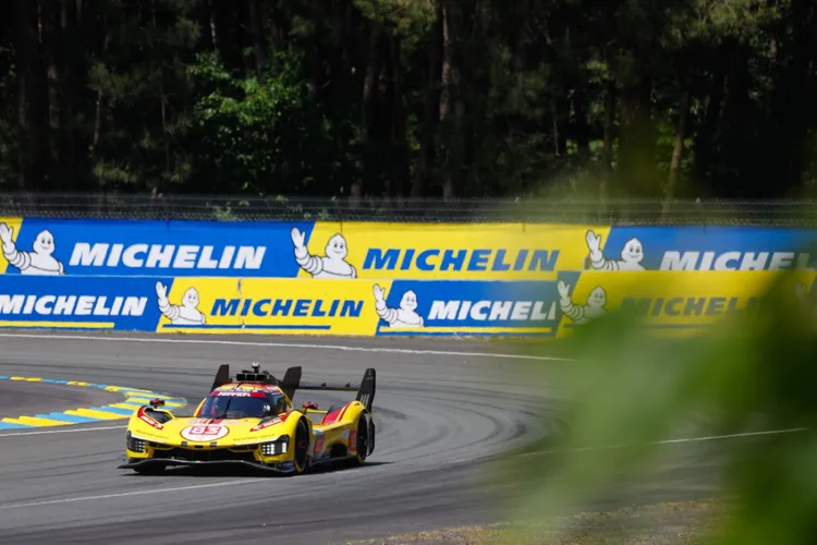 米其林攜手 AF Corse車隊與法拉利賽車，勇奪利曼 28 連勝。米其林輪胎提供