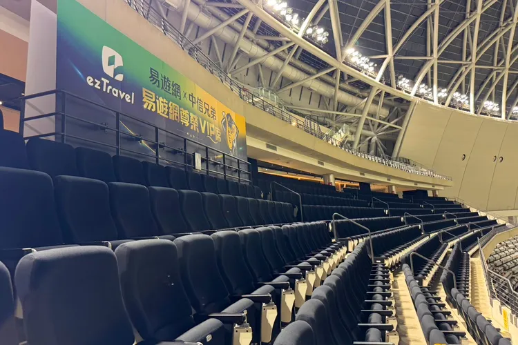 套票席位配置沙發座椅與活動桌面，並有專屬出入通道。業者提供