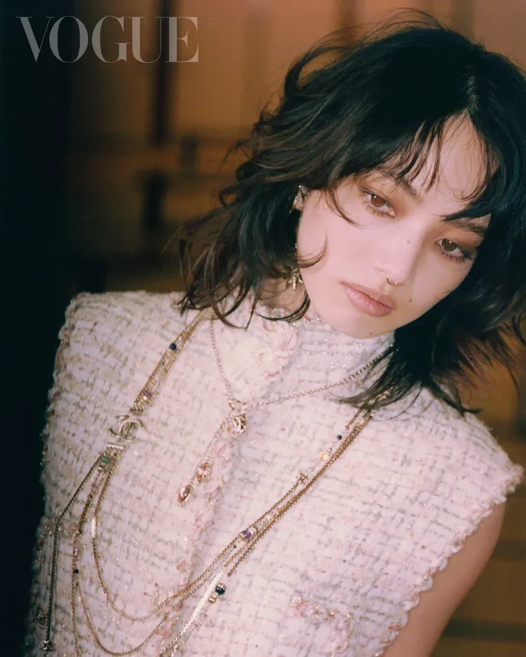 小松菜奈拍攝《VOGUE》封面。《VOGUE》提供