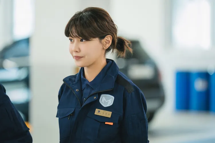 秀英劇中戒酒，戲外想戒喝湯。friDay影音提供