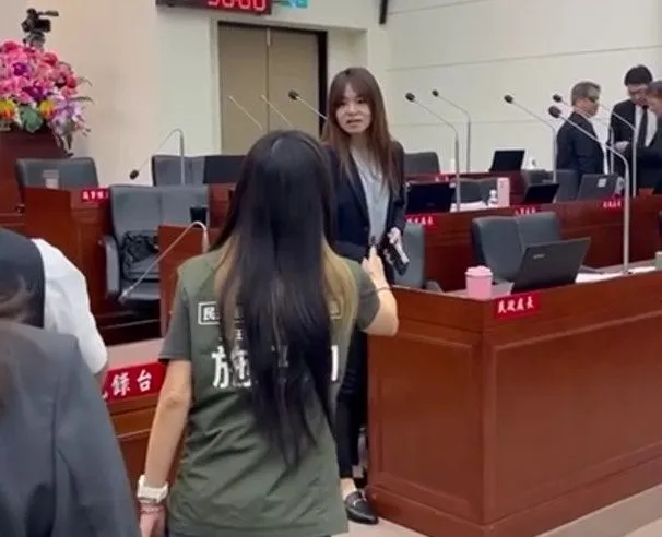 施淑婷與施乃如爆發口角衝突。翻攝畫面