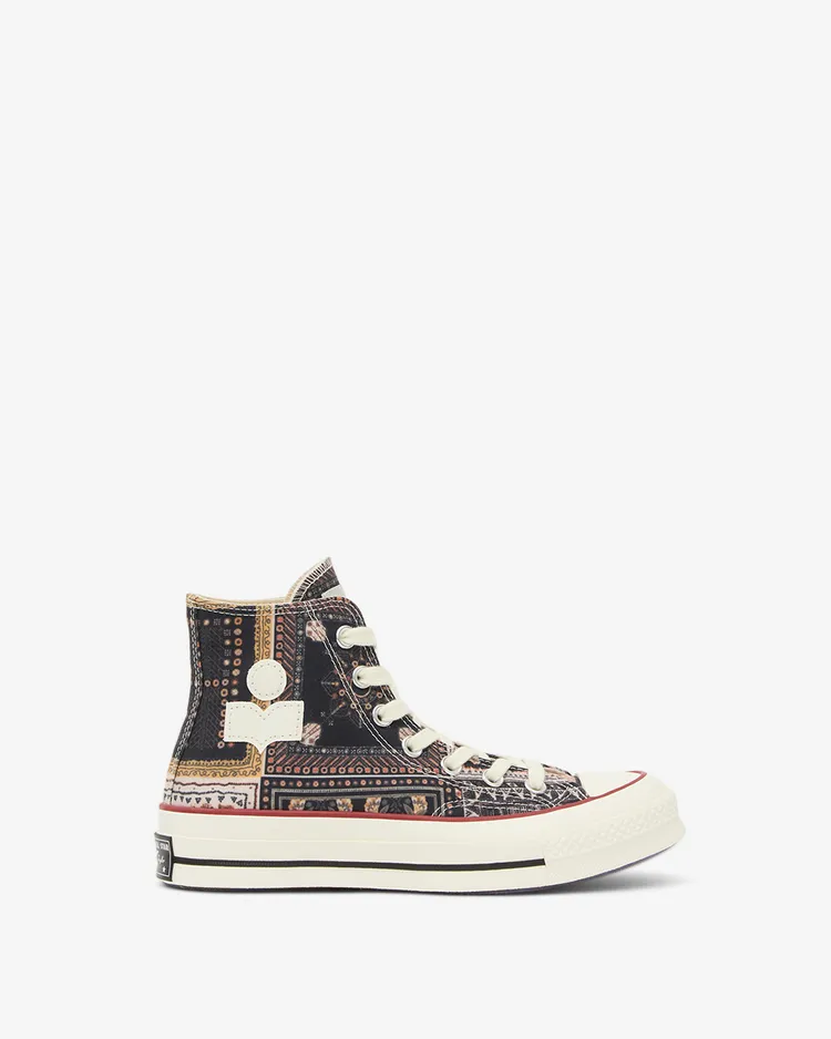 ISABEL MARANT x CONVERSE聯名系列黑色高筒帆布鞋，5300元。品牌提供