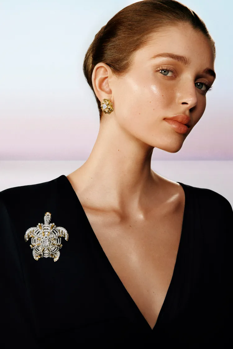 Sea Turtle系列鑽石胸針及耳環。品牌提供