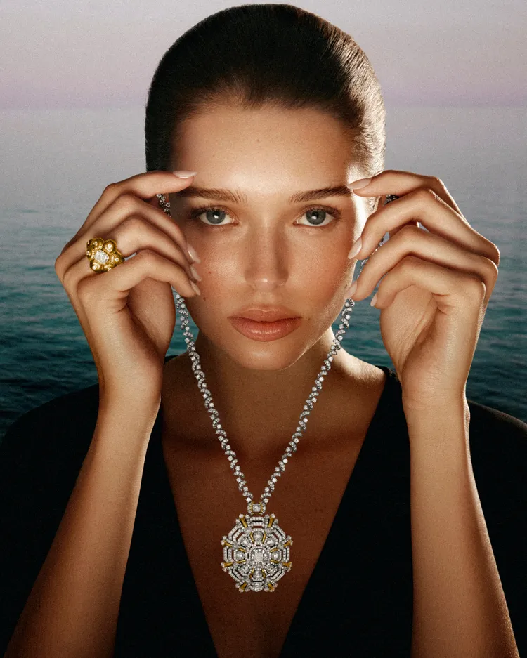 Sea Turtle 系列鑽石項鍊及耳環。品牌提供