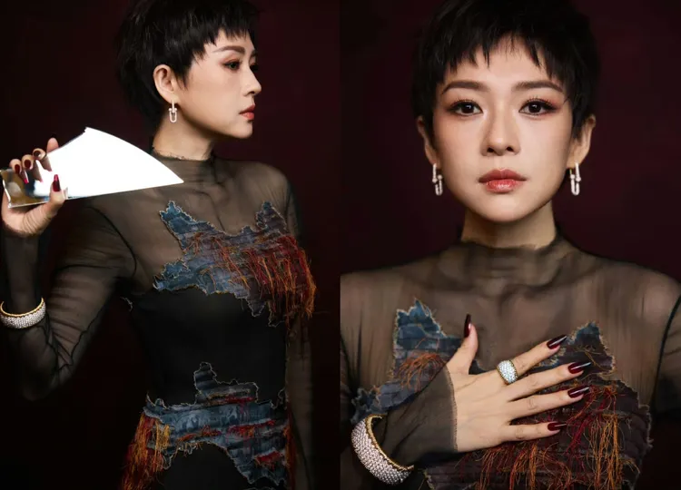 章子怡身上的拼接禮服呼應著她在劇中所穿著的染血旗袍。翻攝章子怡工作室微博