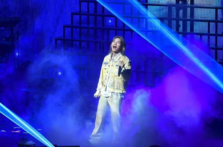 大聲頻頻飆高音，大展金嗓。COME ON JKSSP提供