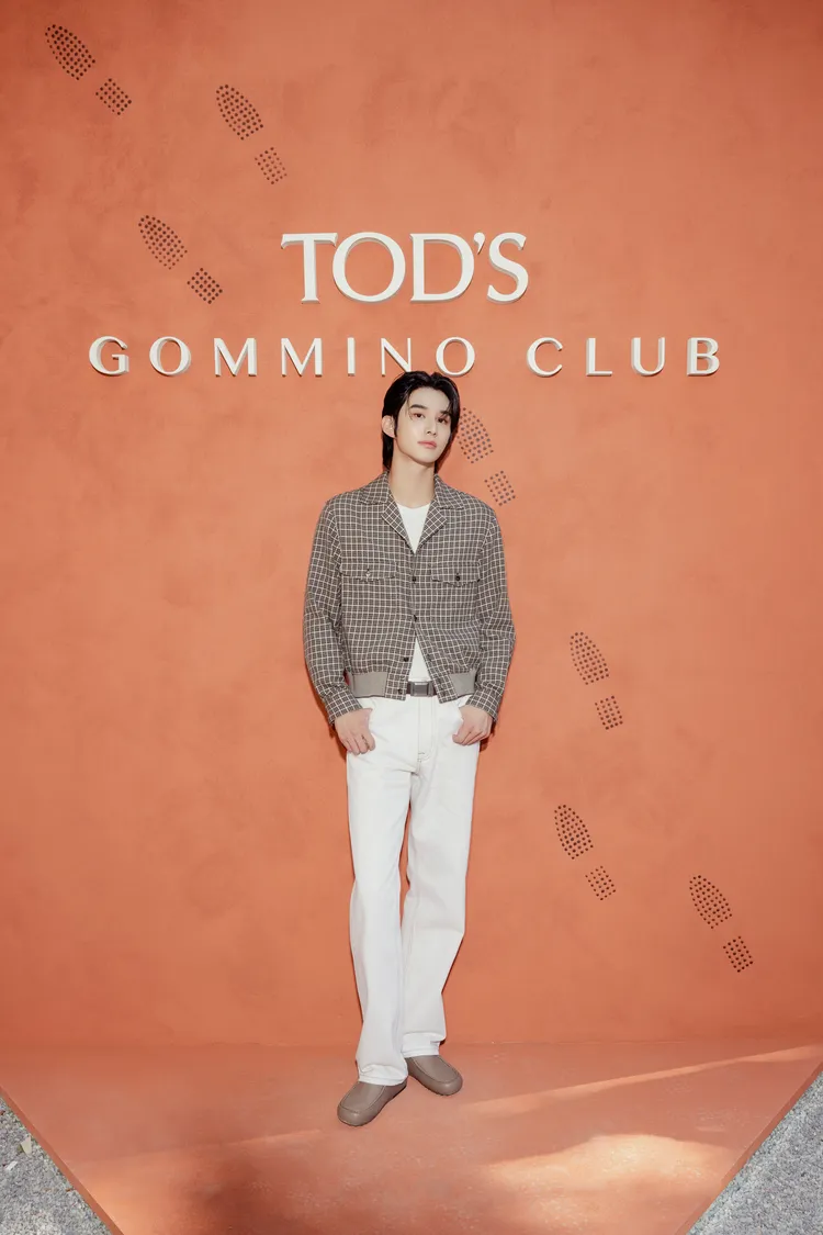 金廷祐以格紋襯衫、白褲的搭配，穿出輕鬆自在的義式風格。品牌提供