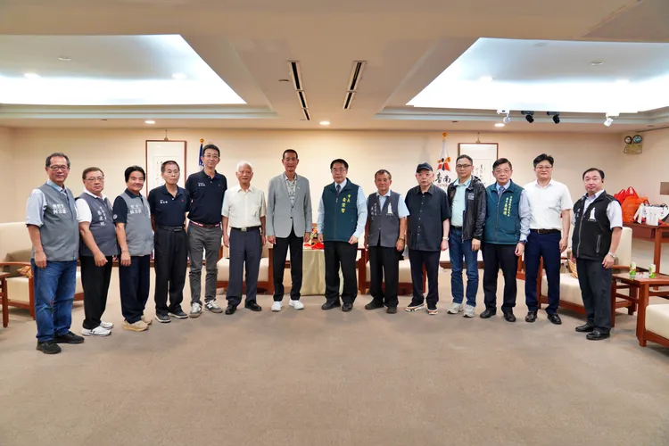 雲林北港朝天宮董事長蔡咏鍀率團拜會南市府，市長黃偉哲允諾全力協助，讓活動圓滿順利。市府提供