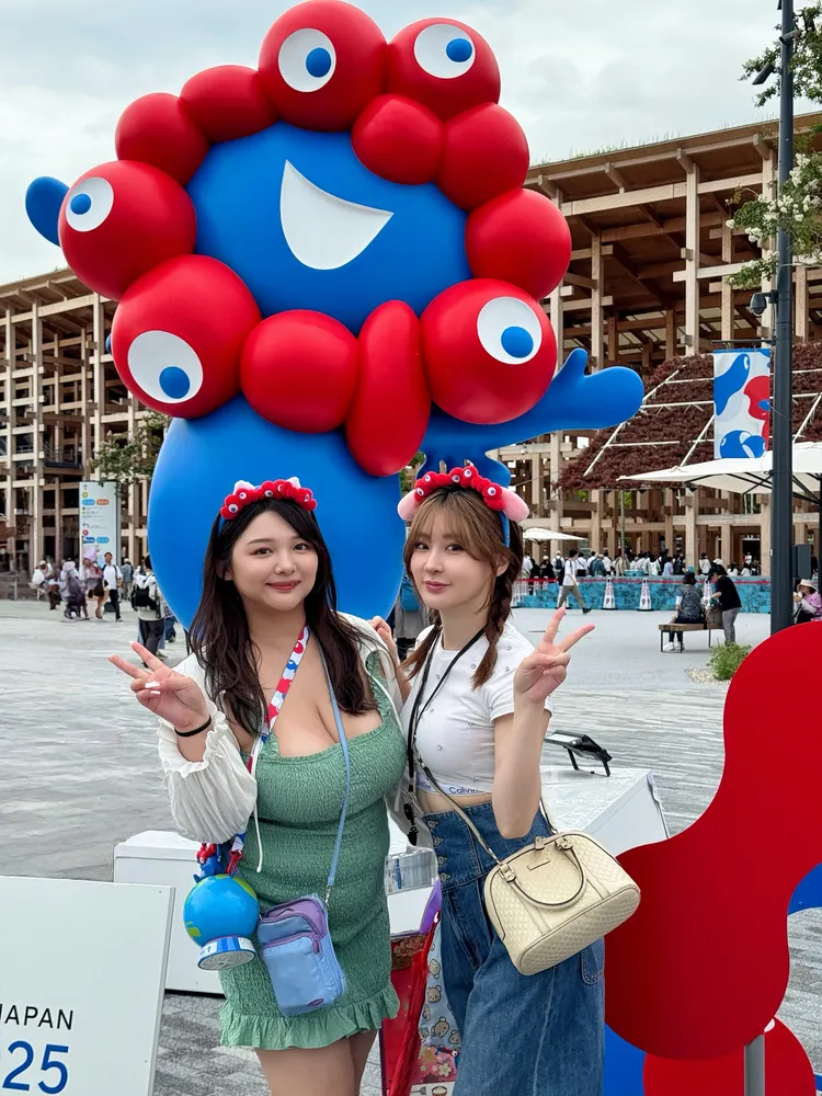 大阪世博訪客留影。翻攝自X @ilovely1007_