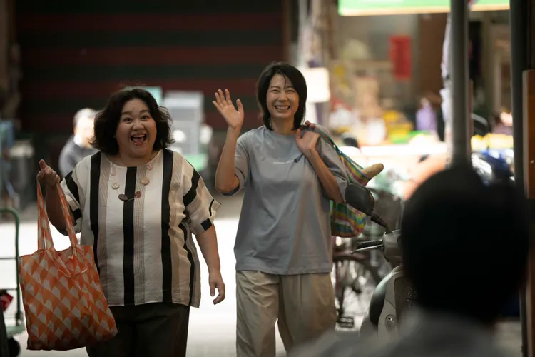 鍾欣凌讚與李李仁對戲「好舒服」。華視、公視台語台提供