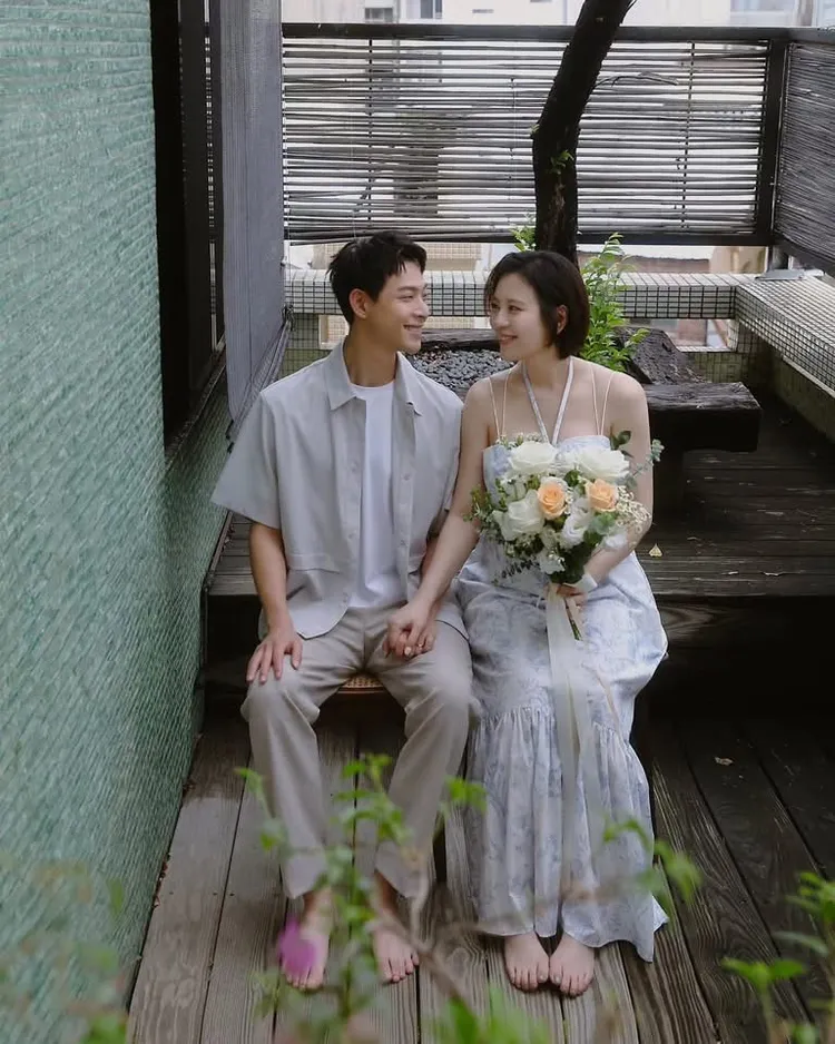 連晨翔（左）與劉品言今天官宣閃婚與懷孕喜訊。摘自臉書