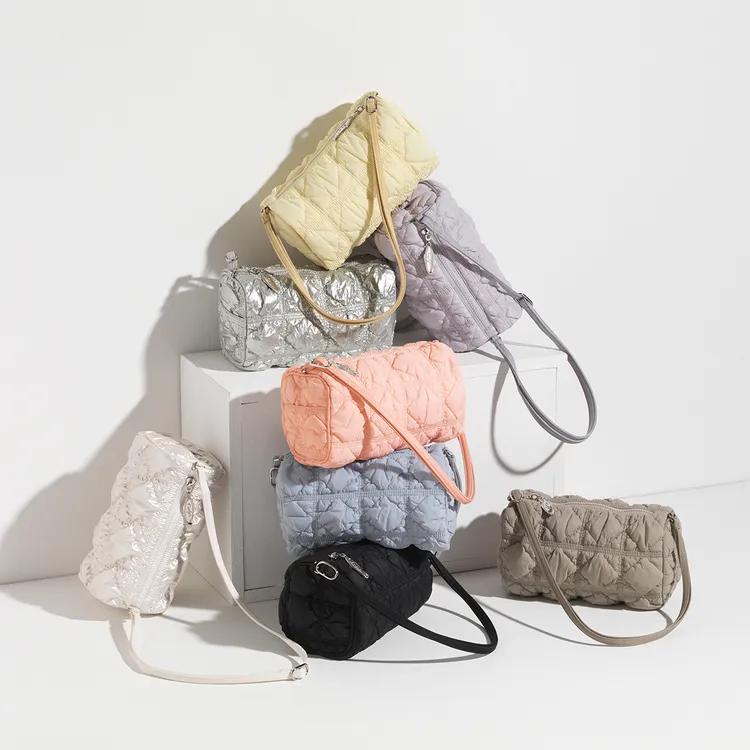 CARLYN Kira包，2380元。品牌提供