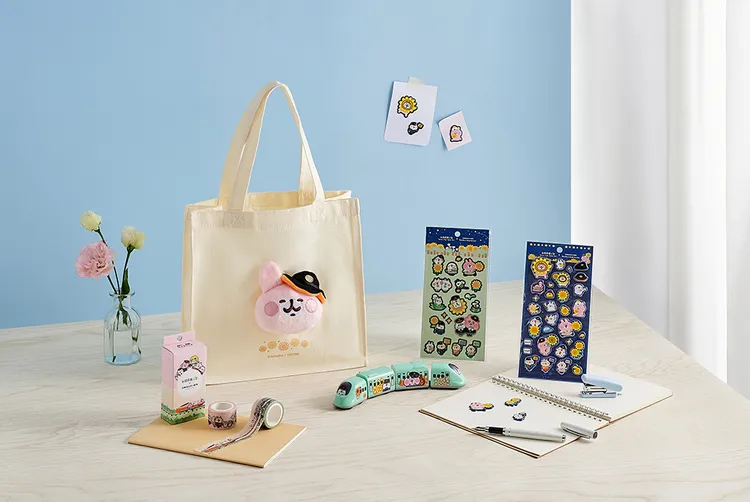 兩款聯名福袋內容多款高鐵聯名卡娜赫拉的小動物系列紀念商品。高鐵提供