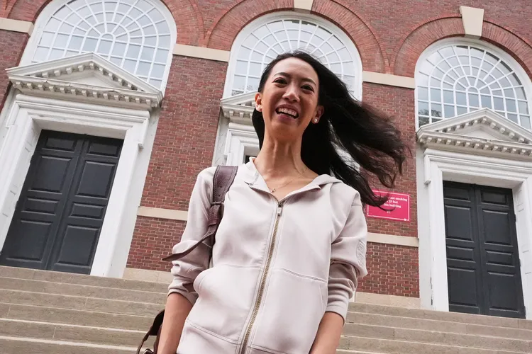 中國小粉紅稱，蔣雨融家族是權貴圈成員。美聯社