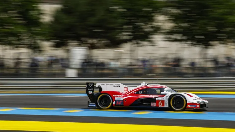 Proton Competition 客戶車隊的 963 也順利在總長 13.626 公里的賽道上完成 60 圈測試，為比賽週暖身。原廠照片