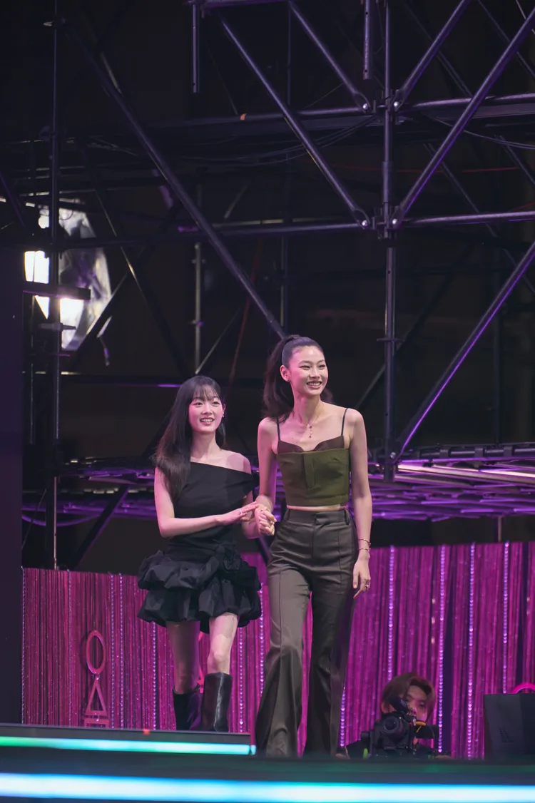 李瑜美（左）、鄭好娟第1季友情令人動容，終於再次合體。Netflix提供