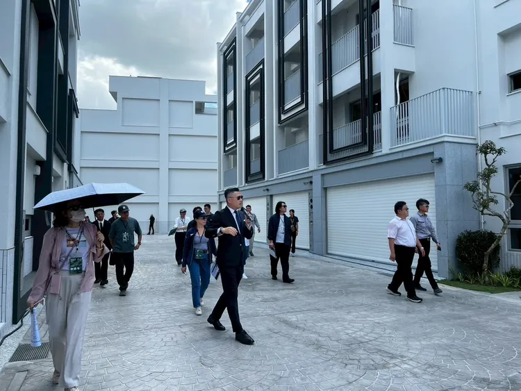 建築園冶獎已邁入第31年，今年評選自4月開始起跑，從宜蘭到屏東，從台東花蓮到南投，已評選18場，是台灣民間規模最大，也是最專業公正的建築獎項。高雄市建築經營協會提供