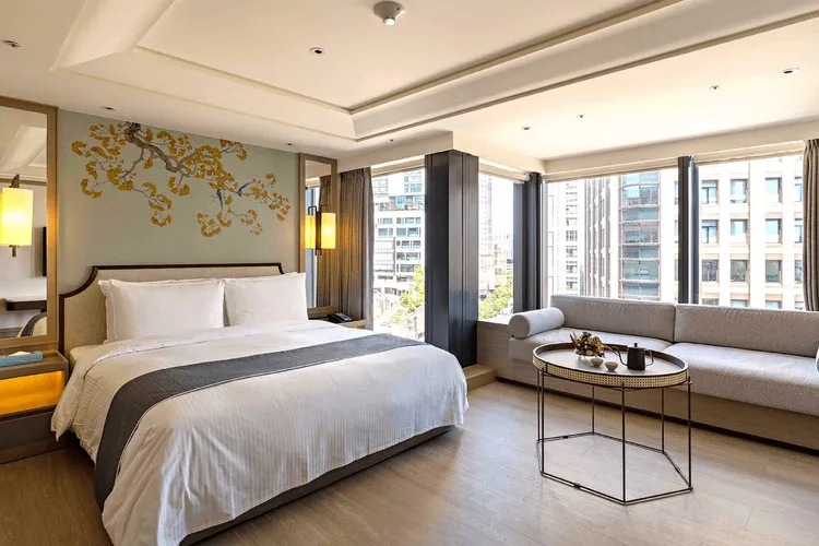 連住兩晚「景觀尊榮客房」，享受悠遊好食光。瀚寓酒店提供