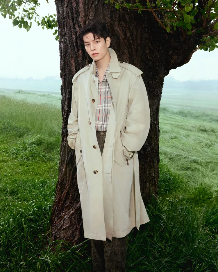 Stray Kids金昇玟帥氣演繹BURBERRY招牌風衣。品牌提供