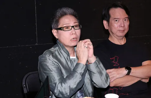 丁晓雯卸下金曲主席公开现身 二度鞠躬道歉喊:原谅我有失智症!不要再恨我