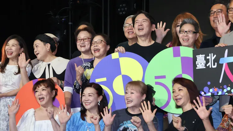 「2025民歌大團圓」演唱會，民歌手們齊聚一堂。莊宗達攝