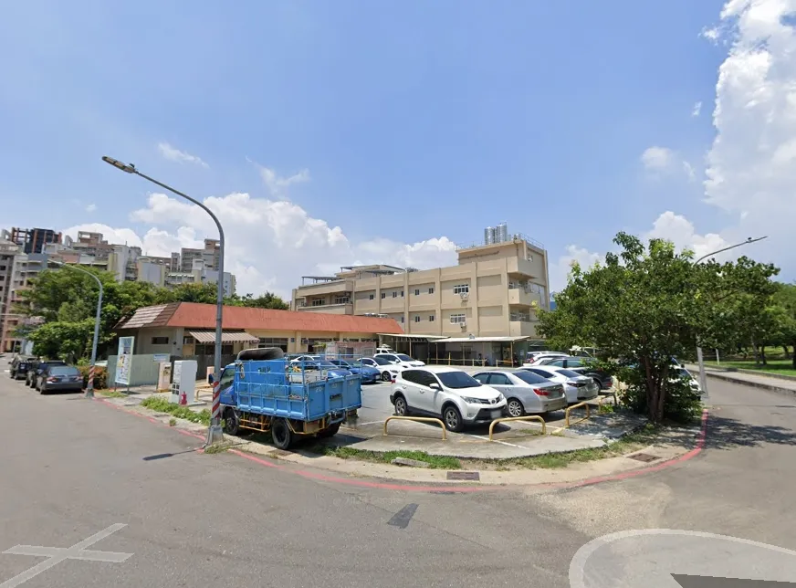 尚观地产早期以单坪38万元购地,如今看来土地增值效应明显。翻摄google map